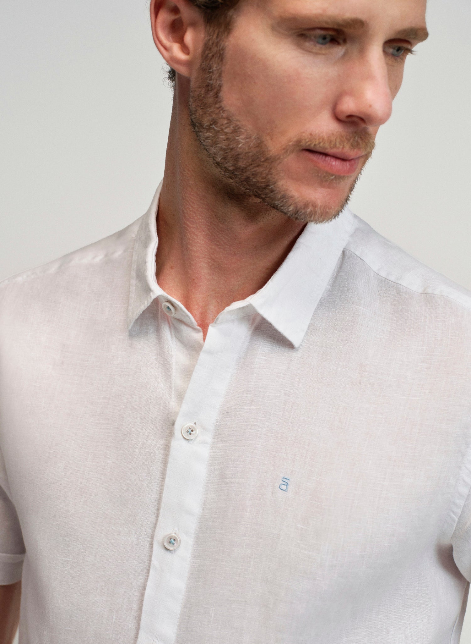 Camisa color perla para hombre outlet