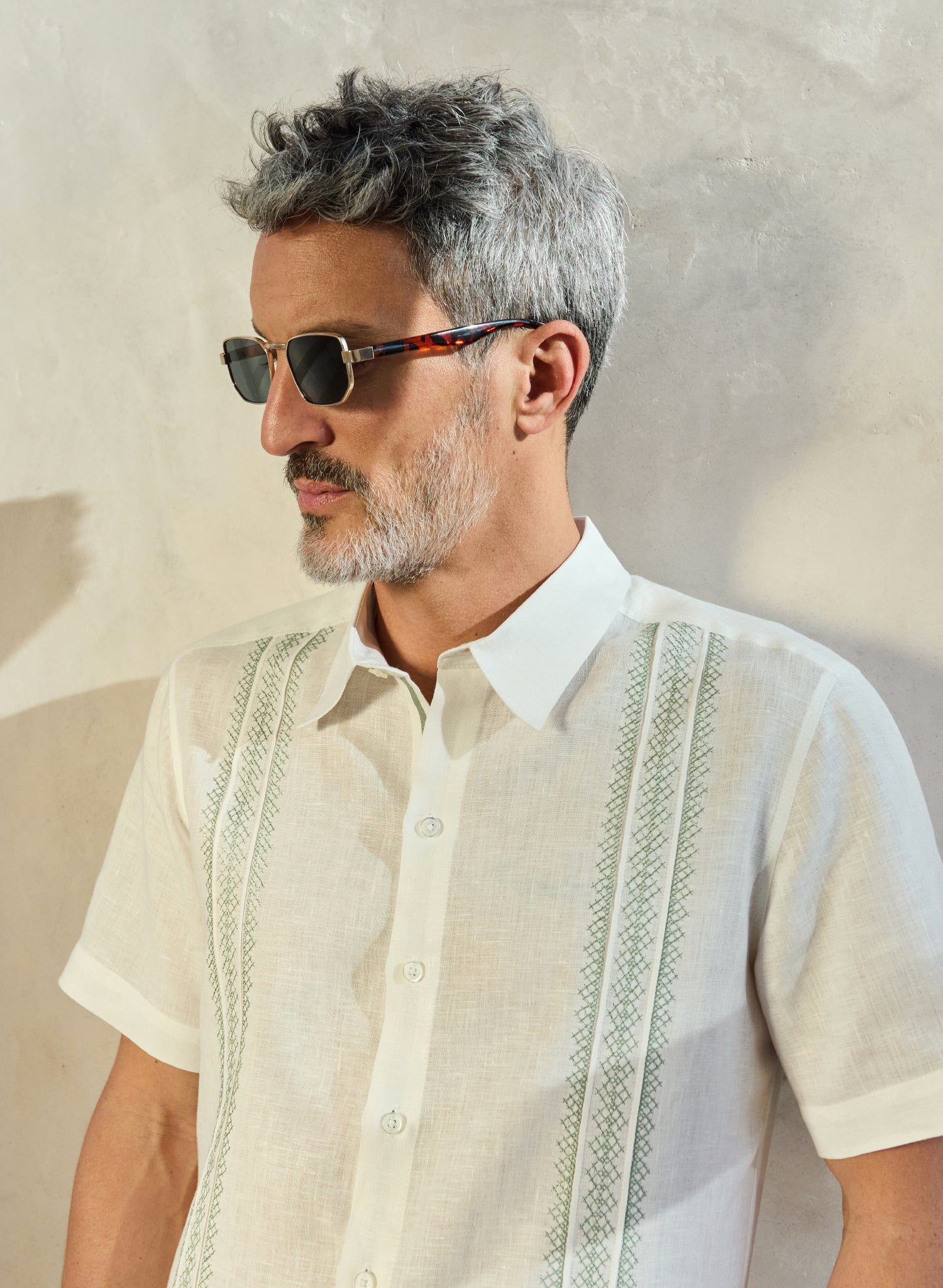 Guayabera manga corta 100% Lino Pinzon