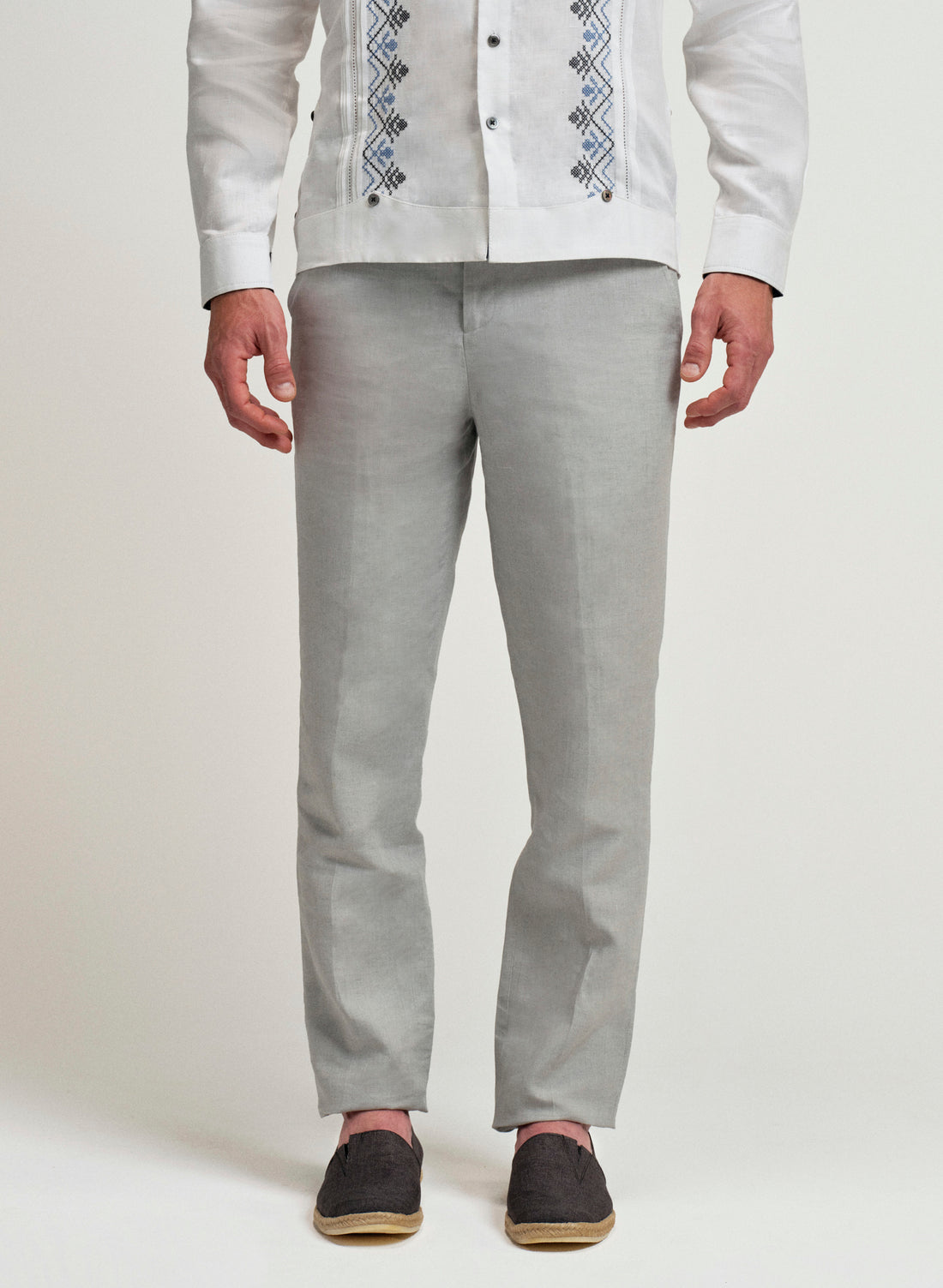 Pantalón chino Gris