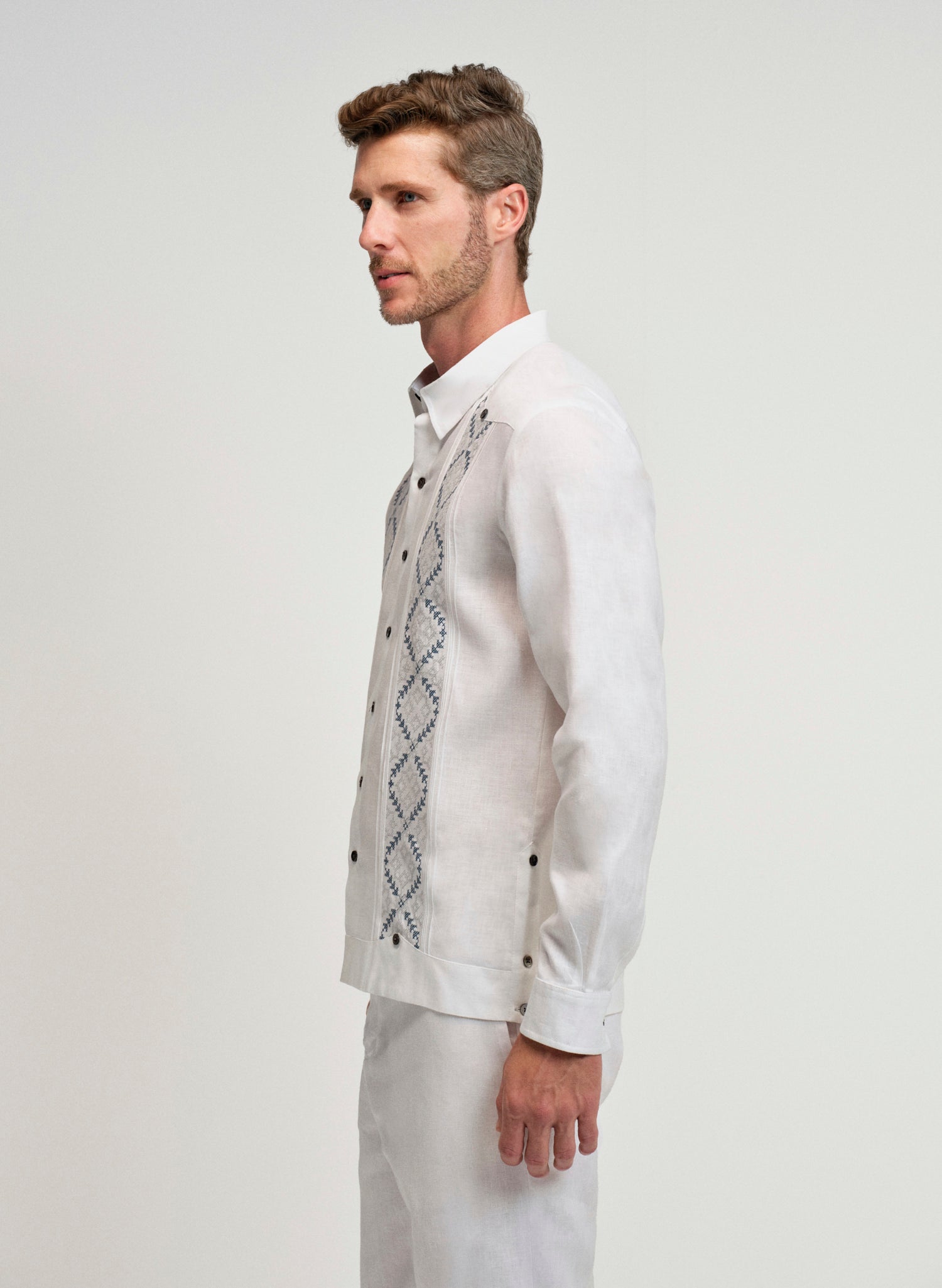 Guayabera  Ayora