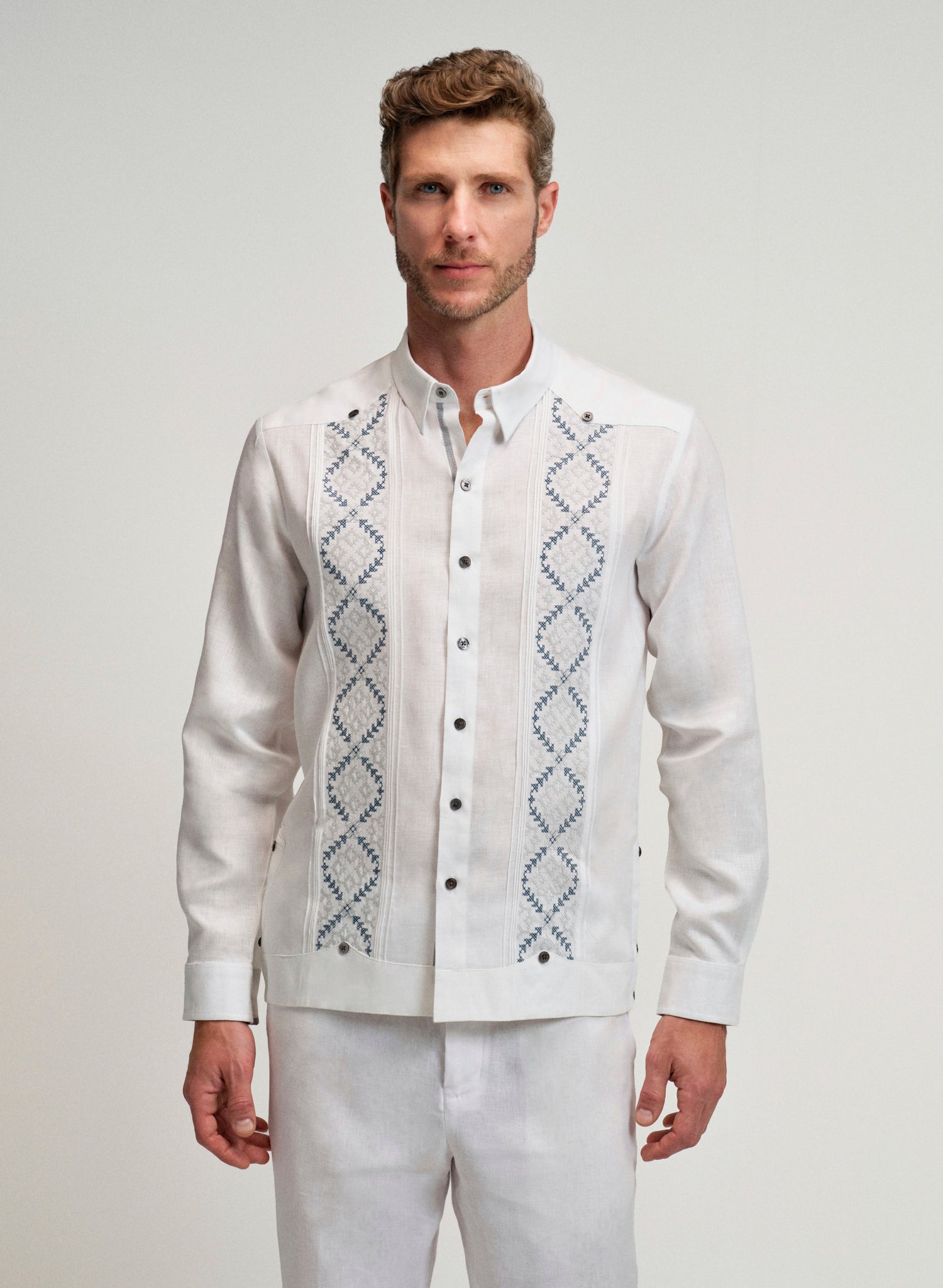 Guayabera  Ayora